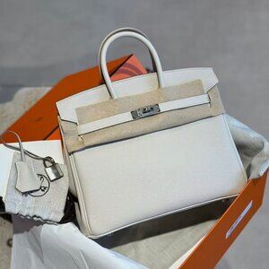 Classic Hermes Bag: A Stylish and Versatile Choice for Elegance